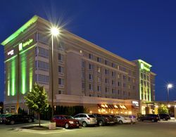 Holiday Inn Hotel & Suites Detroit Metro Airport Genel