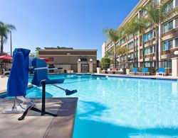 Holiday Inn West Covina Havuz