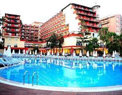 Holiday Park Resort Havuz