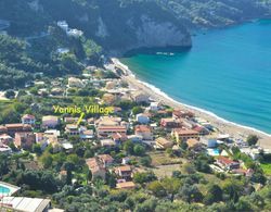 Holiday Studio Apartments Yannis on the Beach of Agios Gordios in Corfu Dış Mekan