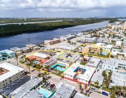 Hollywood Beach Blue Wave Genel