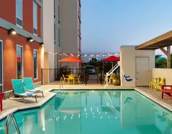 Home2 Suites by Hilton Brandon Tampa, FL Havuz