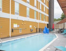 Home2 Suites by Hilton Hot Springs, AR Havuz