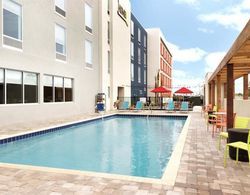 Home2 Suites by Hilton Orlando/International Drive Havuz