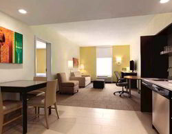 Home2 Suites Erie Genel