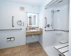 HomeTowne Studios by Red Roof Wilmington - New Castle Banyo Tipleri