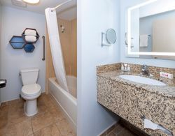 HomeTowne Studios by Red Roof Wilmington - New Castle Banyo Tipleri