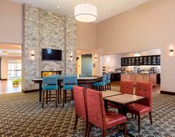 Homewood Suites by Hilton Akron Fairlawn, OH Yeme / İçme