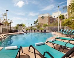 Homewood Suites by Hilton Fort Myers Airport Havuz