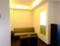 Homey 1Br Apartment At Gateway Ahmad Yani Cicadas İç Mekan