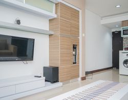 Homey and Modern Tamansari Semanggi 2BR Apartment Oda Düzeni