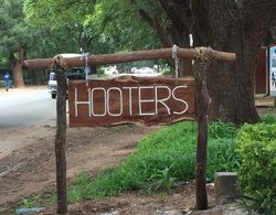 Hooters Lodge Dış Mekan