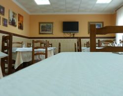 Hostal La Masía Yerinde Yemek