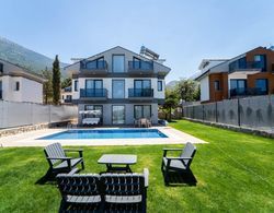 House With Private Pool and Backyard in Fethiye Oda