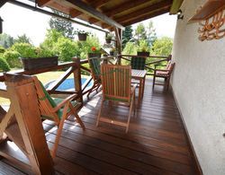 House With the Pool and Fenced Garden, Great View at Trosky Castle Oda Düzeni