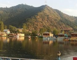 Houseboat Lake Thao Dış Mekanlar