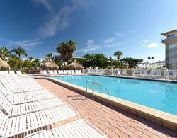 Howard Johnson Resort by Wyndham St. Pete Beach FL Havuz