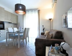 HQ Aparthotel Milano Inn - Smart Suites Oda Düzeni