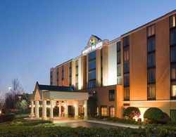 Hyatt Place Greensboro Genel