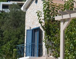 Ilianthos Apartments & Studios Dış Mekan