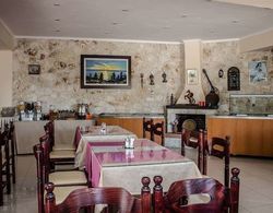 Ilios Hotel Yerinde Yemek