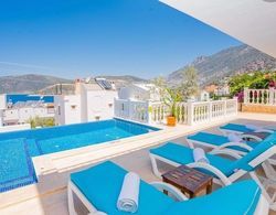 Immaculate 4-bed Villa Genel