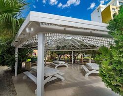Impeccable 1-bed Apartment in Caesar Resort Dış Mekan