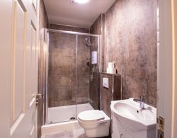Impeccable 1-bed Apartment in Sunderland Banyo Tipleri