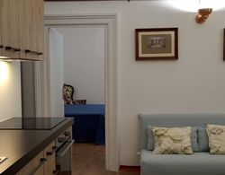 Impeccable 2-bed House in Roma Oda Düzeni