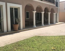 Impeccable 5 Beds Villa in Dubai Dış Mekan