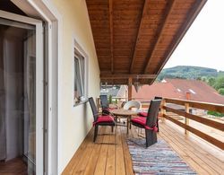 Impressive Holiday Home in Pinsdorf With Swimming Pool Oda Düzeni