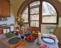 Apartment in an Organic Agriturismo With Sheep, Pool, Quiet Location Yerinde Yemek