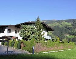 Apartment in Aschau im Zillertal With Balcony and Parking Dış Mekan