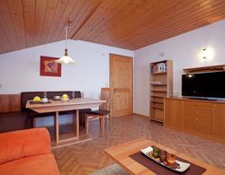 Apartment in Vorarlberg With Balcony, Heating, Parking Oda Düzeni