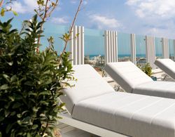 Hotel Indigo Larnaca Havuz