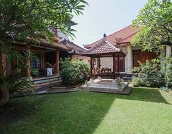 Indopurejoy House - Komala Indah Cottages Dış Mekan