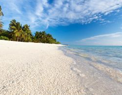 Innahura Maldives Resort Plaj