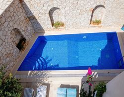 Invigorating Villa With Shared Pool in Kas Oda