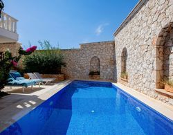 Invigorating Villa With Shared Pool in Kas Oda