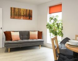 Inviting 1-bed Apartment in Liverpool Oda Düzeni