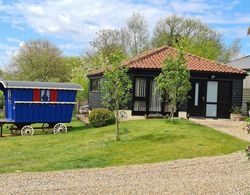 Inviting 2 Bedroom Barn Conversion, Rural Norfolk Dış Mekan