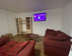 Inviting 3-bed Apartment in Stockton-on-tees Oda Düzeni