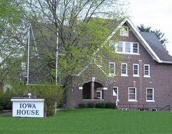 Iowa House Genel
