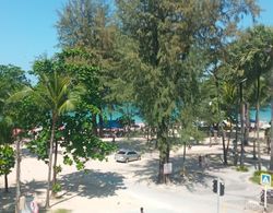 Island Patong Beachfront Hotel Oda Manzaraları