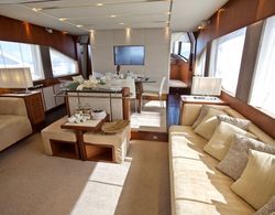 Italy Luxury Yacht Charter Oda Düzeni