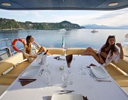 Italy Luxury Yacht Charter Oda Düzeni