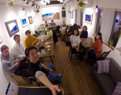 IZA Enoshima Guesthouse&Bar - Hostel Genel