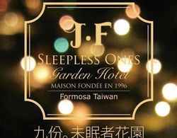 J.F Sleepless Ones Garden Hotel Yerinde Yemek