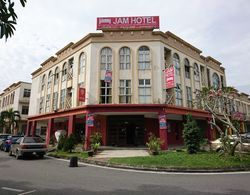 JAM Hotel near ERL Salak Tinggi Sepang Dış Mekan