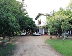 Jayaru Guest House Dış Mekan